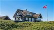 sommerhus på toppen af bakke