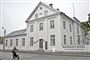 Bandholm Hotel er købt af Faderhuset og bliver drevet af medlemmerne. Da Nyhedsavisen besøgte stedet til frokost, var der ikke andre gæster, og tidligere medlemmer siger, at hotellet foreløbigt er en underskudsforretning.
Nyhedsavisen/Martin Sylvest