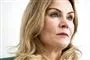 Helle Thorning-Schmidt ligner en, der er ved at græde.