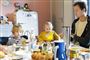 familie ved middagsbordet