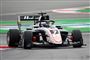 formel 2 bil på bane