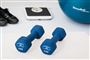 Små håndvægte og en kettleball