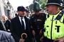 Fodboldikonet David Beckham var blandt de tusindvis af briter, der fredag stod i lang kø i London for at vise den afdøde dronning Elizabeth II en sidste ære.