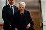 dronning margrethe og kronprins frederik klædt i sort 