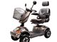 En elscooter i champagnelak