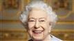 Dronning Elizabeth smiler