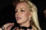 Britney knust over Kevin