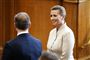 Mette Frederiksen smiler 