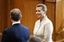 Mette Frederiksen smiler 