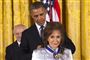 I 2013 fik Loretta Lynn den amerikanske præsidents frihedsmedalje af USA's daværende præsident, Barack Obama. (Arkivfoto).