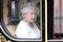 Dronning Elizabeth i en karet