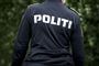 Politibetjent fra ryggen