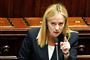 Italiens nye premierminister, 45-årige Giorgia Meloni, holdt tirsdag sin første tale i parlamentet, hvor hun fremlagde den nye regerings politik. Siden fulgte en tillidsafstemning, der i høj grad er en formalitet, eftersom Melonis koalition har solidt flertal i parlamentet.