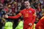 fodboldspiller jubler efter scoring