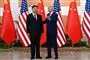 US President Joe Biden (R) and Chinese President Xi Jinping 