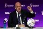 mand på talerstol - Gianni Infantino 