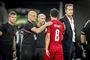 Thomas Delaney på vej ud af banen