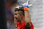 Emiliano Martinez reddede to hollandske forsøg i duellen fra pletten.