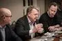 Lars Lække Rasmussen under forhandlingerne han sidder ved siden af Ellemann