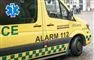 ambulance holder på vej 