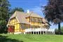 et gult sommerhus