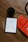 En tablet lades op