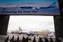 boeing 747 holder på landingsbane