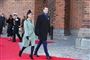 prins joachim og prinsesse marie går på rød løber