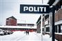 politi logo på skilt