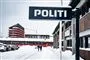 politi logo på skilt