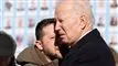 Den amerikanske og den ukrainske præsident krammer