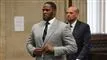 R. Kelly i retten i et jakkesæt