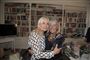 Anne Linnet og Britt Bendixen krammer