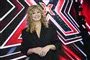Sofie Linde med krøller i X Factor studiet