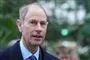 Prins Edward uden for