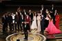 personer står samlet til award show