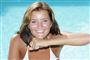 Kvinde i swimmingpool