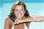 Kvinde i swimmingpool