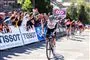 cykelrytter kører på vejen