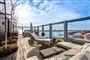 terrasse med udsigt over vandet