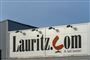 bygning med skilt der siger lauritz.com