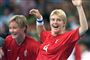 Camilla Andersen (til højre) var en af de bærende spiller på kvindernes landshold, som i 1990'erne og begyndelsen af 2000'erne var voldsomt dominerende. Her fejres OL-guldet i 2000.
