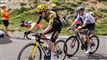 Jonas Vingegaard og en anden rytter under dagens etape