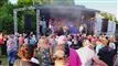 en band spiller