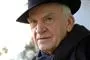 Milan Kundera med hatten på skrå