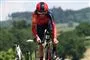 En cykelrytter knokler derudaf
