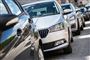 biler holder parkeret