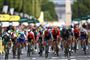 Det blev en tæt massespurt på Champs-Élysées, inden Jordi Meeus kunne juble over sejren.