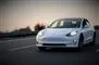 en tesla i fart