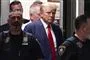 donald trump med rødt slips